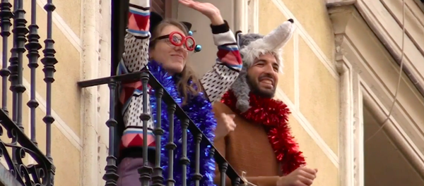 Cómo celebran las fiestas del barrio los vecinos de un barrio madrileño - Sputnik Mundo