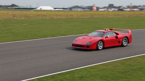 Un Ferrari F40, foto de archivo - Sputnik Mundo