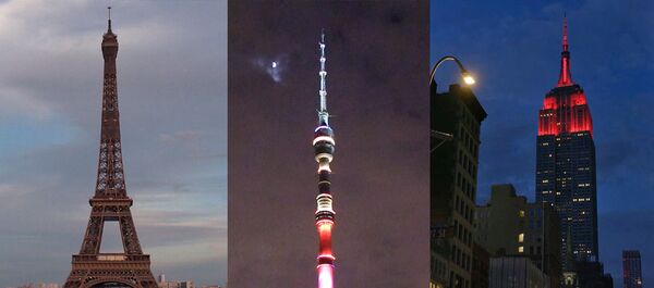 Las torres más emblemáticas del planeta se visten de solidaridad con los médicos del mundo - Sputnik Mundo