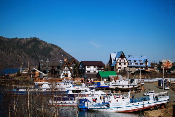 El lago Baikal se despierta en primavera - Sputnik Mundo