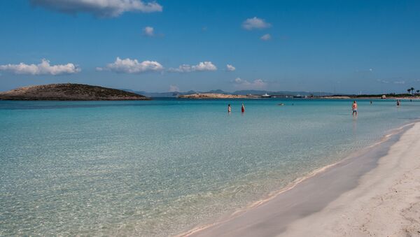 Playa de Ses Illetes (Formentera) - Sputnik Mundo