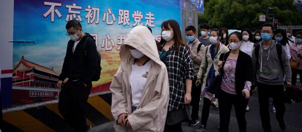 Chinos con mascarillas Chinos con mascarillas - Sputnik Mundo