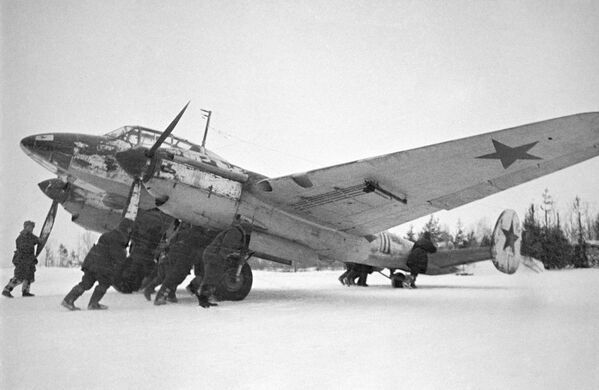 Tragedia y heroísmo del pueblo de la URSS en las imágenes de la Segunda Guerra Mundial - Sputnik Mundo