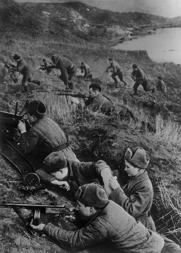 Tragedia y heroísmo del pueblo de la URSS en las imágenes de la Segunda Guerra Mundial - Sputnik Mundo