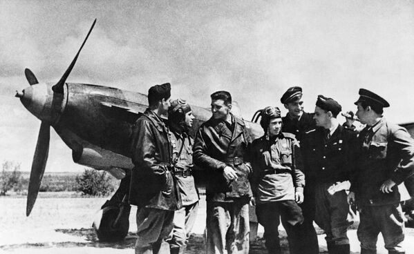 Tragedia y heroísmo del pueblo de la URSS en las imágenes de la Segunda Guerra Mundial - Sputnik Mundo