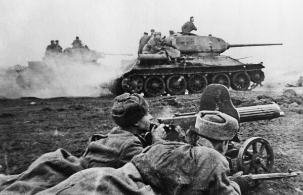 Tragedia y heroísmo del pueblo de la URSS en las imágenes de la Segunda Guerra Mundial - Sputnik Mundo