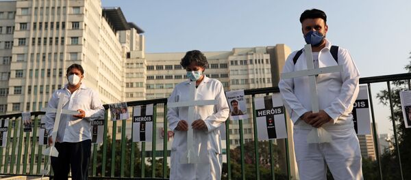 El personal médico en Brasil durante la epidemia de coronavirus - Sputnik Mundo