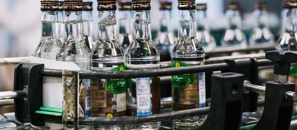 Vodka (imagen referencial) - Sputnik Mundo