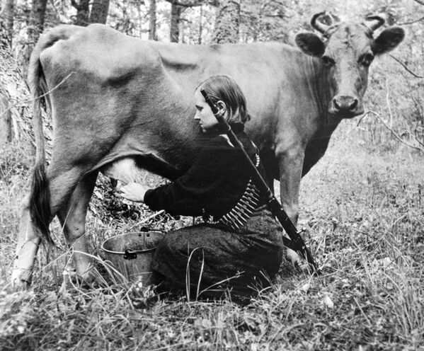 El valiente rostro femenino de la Gran Guerra Patria, en imágenes
 - Sputnik Mundo