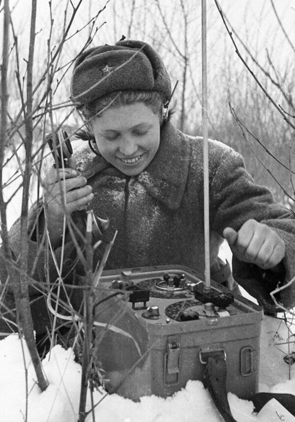 El valiente rostro femenino de la Gran Guerra Patria, en imágenes
 - Sputnik Mundo