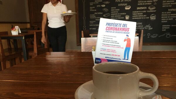 Un restaurante vacío durante el brote del coronavirus en México - Sputnik Mundo