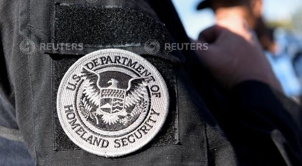 Agente de ICE - Sputnik Mundo