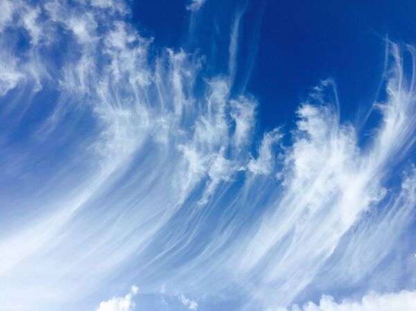 Hay 10 tipos de nubes en el cielo y puedes descifrarlas desde tu ventana | Fotos - Sputnik Mundo