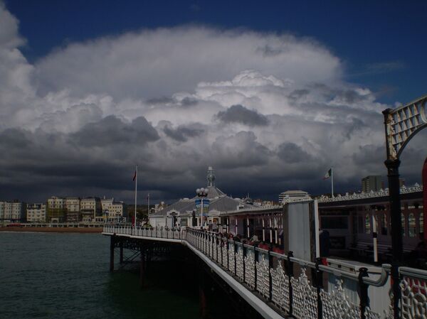 Hay 10 tipos de nubes en el cielo y puedes descifrarlas desde tu ventana | Fotos - Sputnik Mundo
