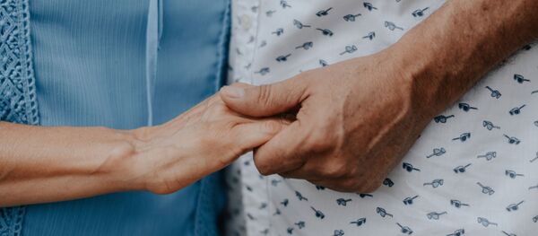 Manos (imagen referencial) - Sputnik Mundo