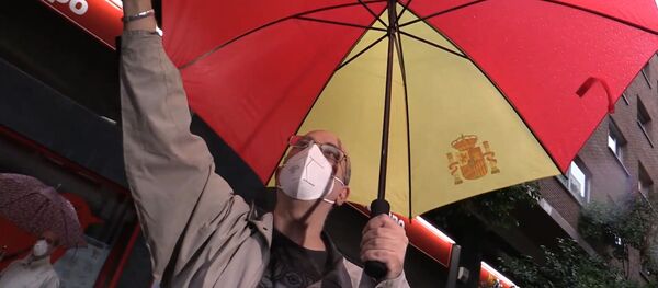 Protestas en el barrio madrileño de Salamanca por la gestión del Gobierno durante la pandemia - Sputnik Mundo