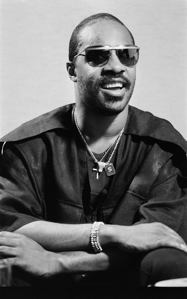 El 'rey del soul' Stevie Wonder cumple 70 años - Sputnik Mundo