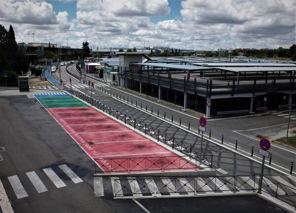 Entrar y salir de Madrid por aire, una odisea sin medidas de seguridad   - Sputnik Mundo