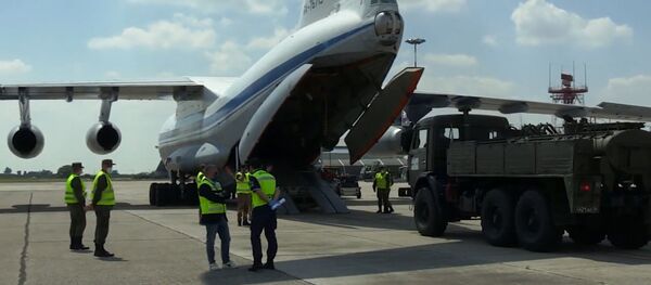 Los militares rusos que lucharon contra el COVID-19 en Italia regresan a su patria - Sputnik Mundo