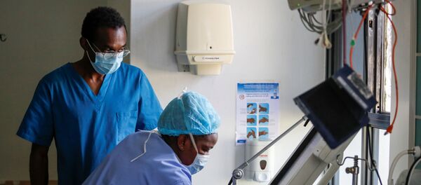 Médicos de África durante el brote de coronavirus Médicos de África durante el brote de coronavirus - Sputnik Mundo