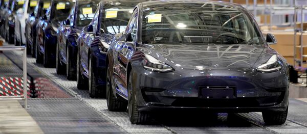 El Model 3 de Tesla - Sputnik Mundo