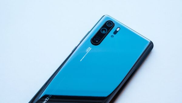 El teléfono  Huawei P30 Pro - Sputnik Mundo