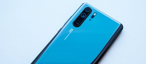 El teléfono  Huawei P30 Pro - Sputnik Mundo