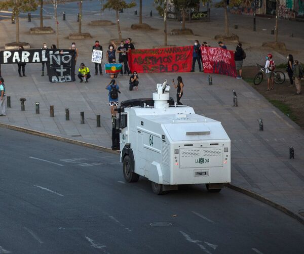La inversión antiprotesta de Chile supera los 15 millones de dólares en plena pandemia - Sputnik Mundo