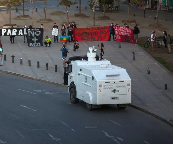 La inversión antiprotesta de Chile supera los 15 millones de dólares en plena pandemia La inversión antiprotesta de Chile supera los 15 millones de dólares en plena pandemia - Sputnik Mundo