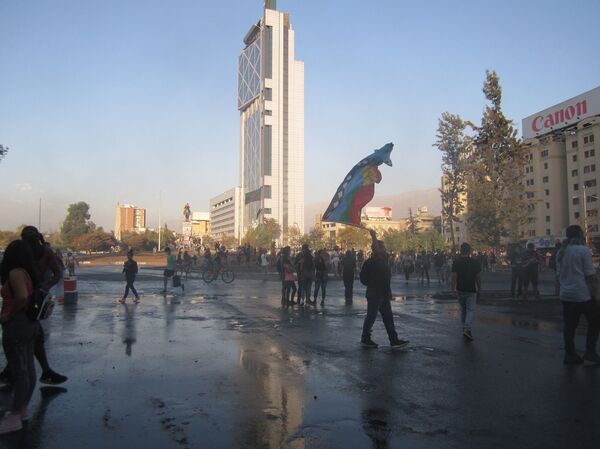 La inversión antiprotesta de Chile supera los 15 millones de dólares en plena pandemia - Sputnik Mundo