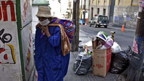 Una mujer en La Paz, Bolivia - Sputnik Mundo