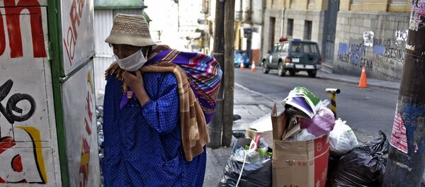 Una mujer en La Paz, Bolivia - Sputnik Mundo