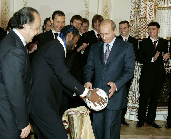 La consagración del CSKA en la UEFA y el día que Putin se animó a jugar al fútbol - Sputnik Mundo