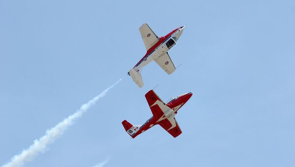El equipo acrobático Snowbirds El equipo acrobático Snowbirds - Sputnik Mundo