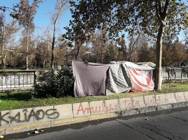 Los 15.454 ciudadanos (al menos) que nadie quiere ver en la pandemia en Chile - Sputnik Mundo