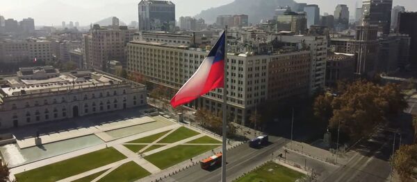 Confinamiento total en Santiago: así se ven las calles de la capital chilena - Sputnik Mundo