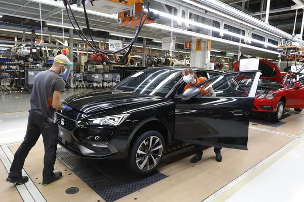 Un viaje a las entrañas de Seat: ¿Cómo se reactiva la fábrica de coches más grande de España? Un viaje a las entrañas de Seat: ¿Cómo se reactiva la fábrica de coches más grande de España? - Sputnik Mundo