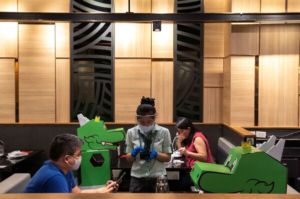 Los restaurantes en la época post-COVID-19: una experiencia distinta 

 - Sputnik Mundo