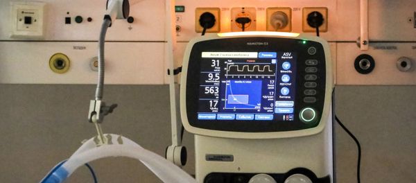 Un ventilador pulmonar - Sputnik Mundo