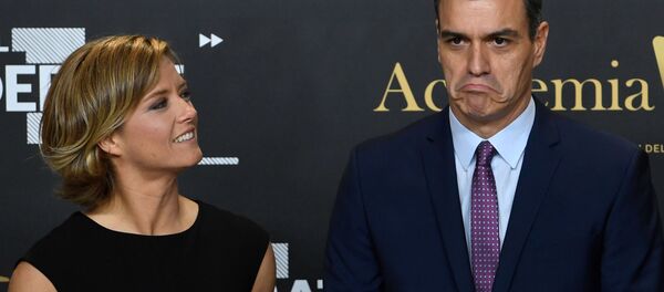 María Casado y Pedro Sánchez - Sputnik Mundo