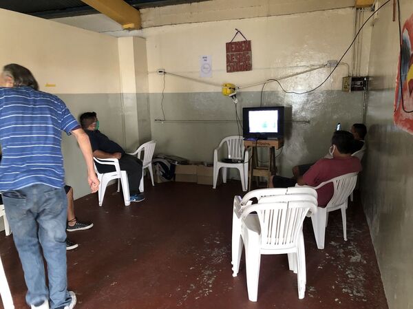 El drama en Argentina de quienes no pueden quedarse en casa porque no la tienen - Sputnik Mundo