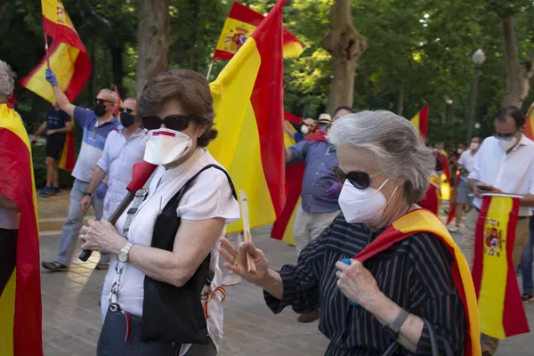 Las caceroladas se extienden por toda España sin respuesta legal a la amenaza sanitaria Las caceroladas se extienden por toda España sin respuesta legal a la amenaza sanitaria - Sputnik Mundo