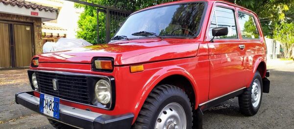 Un antiguo Lada Niva, a la venta en Colombia - Sputnik Mundo