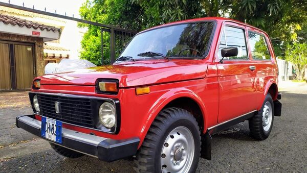 Un antiguo Lada Niva, a la venta en Colombia - Sputnik Mundo