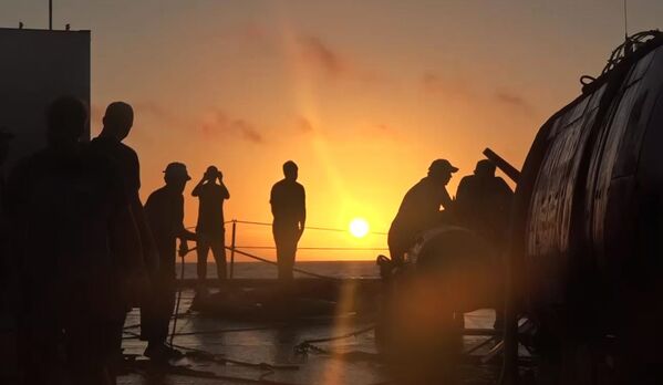 Cómo un vehículo submarino ruso llega al punto más profundo de la fosa de las Marianas

 - Sputnik Mundo