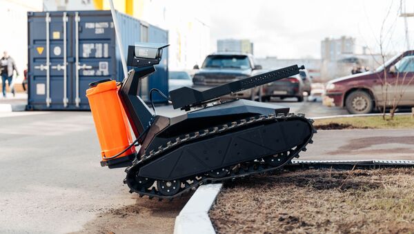 Scorpion, un robot de la compañía rusa Promobot para el combate al coronavirus Scorpion, un robot de la compañía rusa Promobot para el combate al coronavirus - Sputnik Mundo