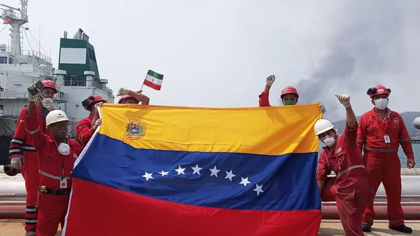 Bienvenida al barco petrolero iraní Fortune en la refinería El Palito, en Venezuela