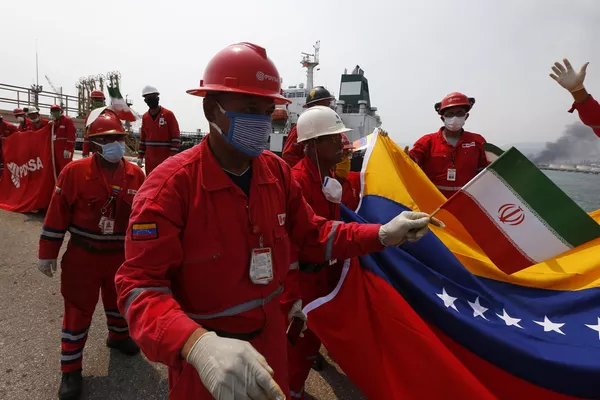 Llega a Venezuela el primero de los cinco buques petroleros enviados desde Irán

 - Sputnik Mundo