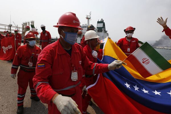 Llega a Venezuela el primero de los cinco buques petroleros enviados desde Irán
Llega a Venezuela el primero de los cinco buques petroleros enviados desde Irán
- Sputnik Mundo
