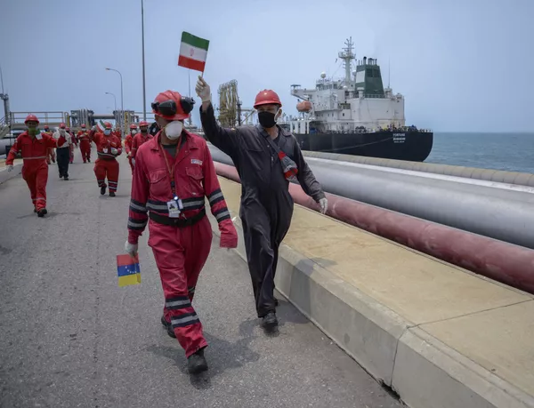Llega a Venezuela el primero de los cinco buques petroleros enviados desde Irán

 - Sputnik Mundo